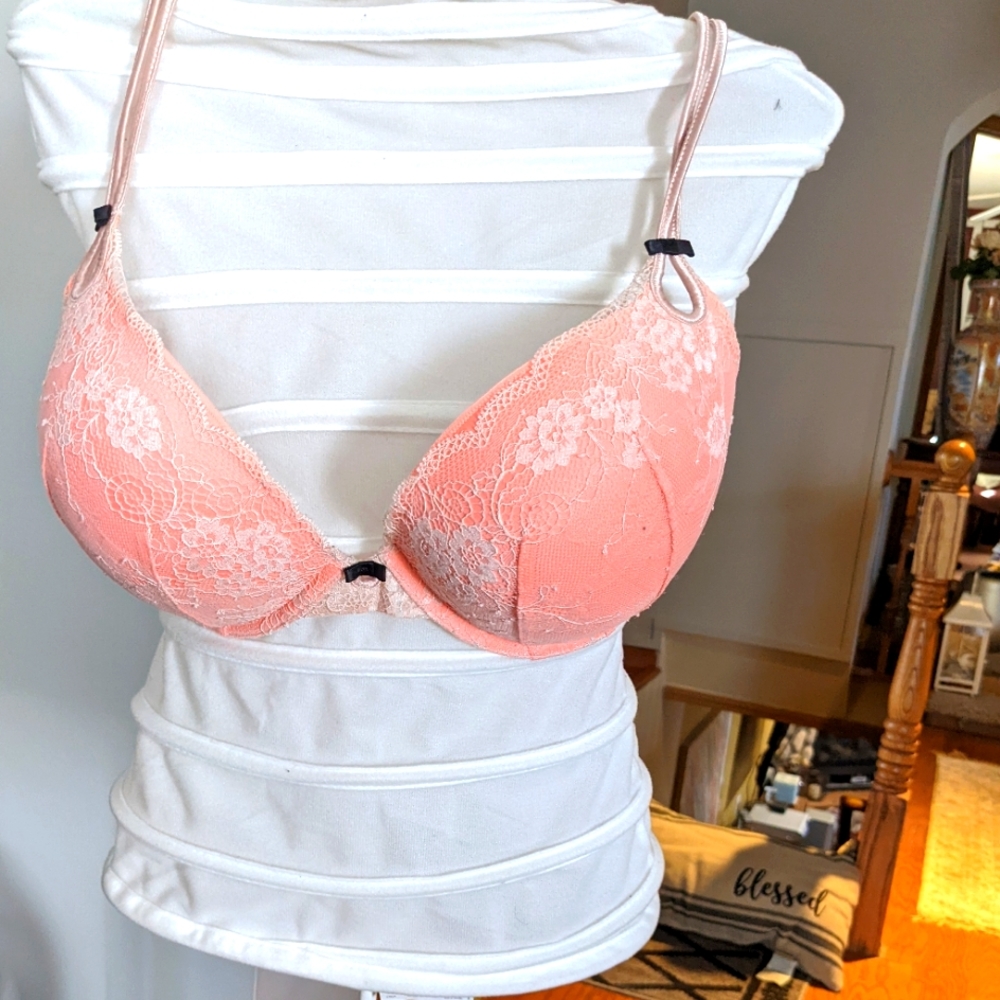 Woman's bra